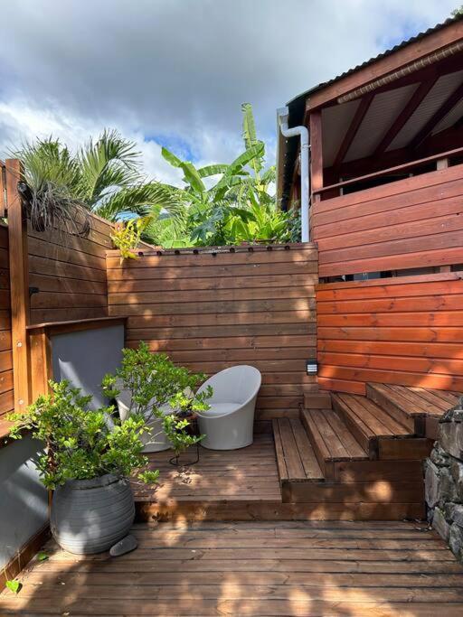 Bungalow, Gite Les Fleurs Du Colibri Bouillante Exteriér fotografie